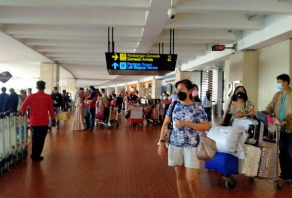 Puncak Arus Balik, Pemudik Mulai Padati Bandara Soetta Hari Ini