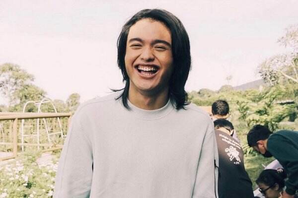 5 Fakta Restu Gibran, Putra Tampan Charly Van Houten yang Debut Jadi Penyanyi