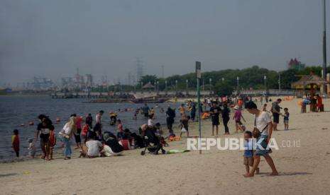 Sampah di Kawasan Ancol Selama Libur Lebaran Mencapai 90 Meter Kubik per Hari