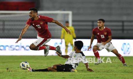 Ricky Kambuaya Tertantang Bermain di Persib