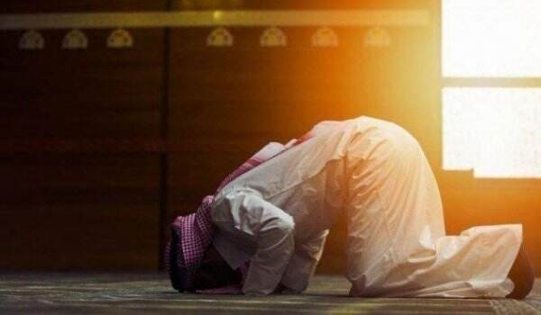 Tata Cara Salat Tahajud, Lengkap Beserta Doa dan Artinya
