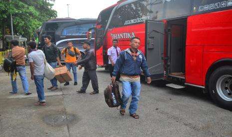 Ratusan Penumpang Tujuan Jakarta Sempat Telantar di Terminal Kudus