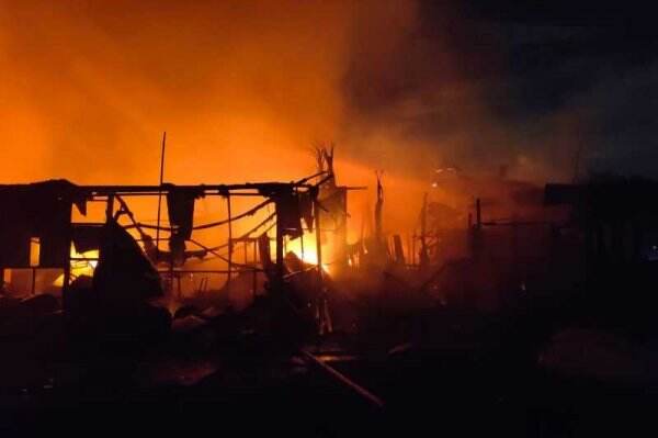Diduga Sengaja Dibakar, Ruangan Pondok Pesantren Hangus, Saksi: Ada yang Melempar, Lalu Api Muncul
