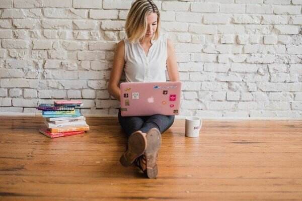 12 Ide Bisnis Online untuk Pelajar, Yuk Coba!