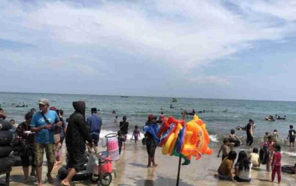 Terjebak Macet Selama 6 Jam, Begini Kisah Warga Bekasi saat Wisata ke Pantai Anyer