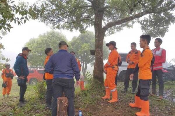 Mengagetkan Ini Satu Keajaiban, Tim Gabungan Temukan Penerbang Paralayang yang Hilang dalam Kondisi Selamat