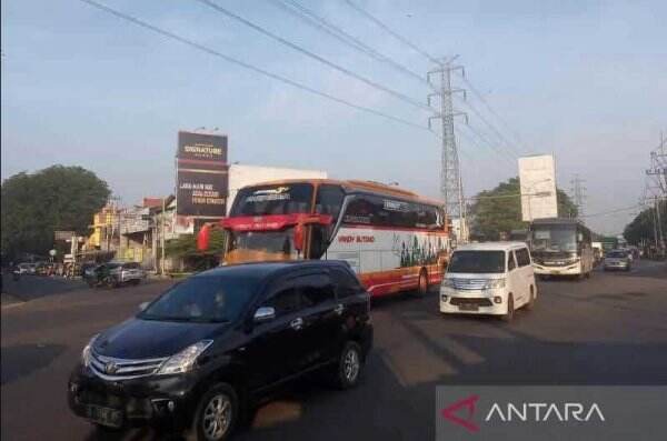 Minggu Pagi, Arus Lalu Lintas Jalur Pantura Kedua Arah Masih Lancar