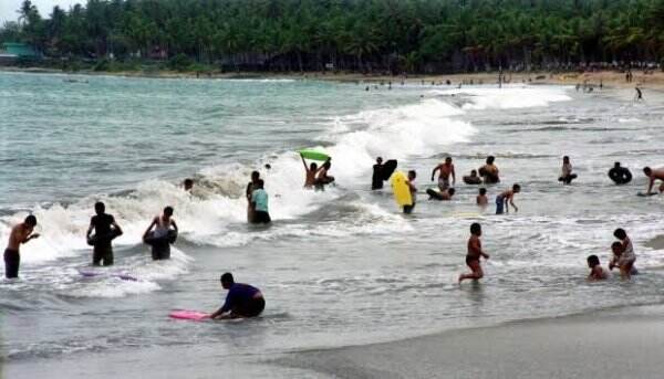 Cerita Wisatawan Digetok Tarif Parkir Pantai Anyer Rp 80 Ribu, Begini Ceritanya