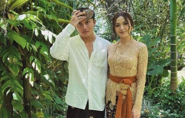 Rizky Febian dan Mahalini Unggah Foto Pakai Baju Adat Bali, Didoakan Langgeng