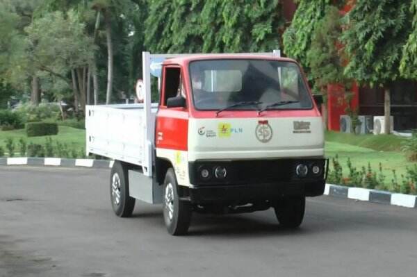 Mahasiswa Surabaya Kembangkan Truk Bekas Bertenaga Listrik, Mampu Melaju 80 Km per Jam