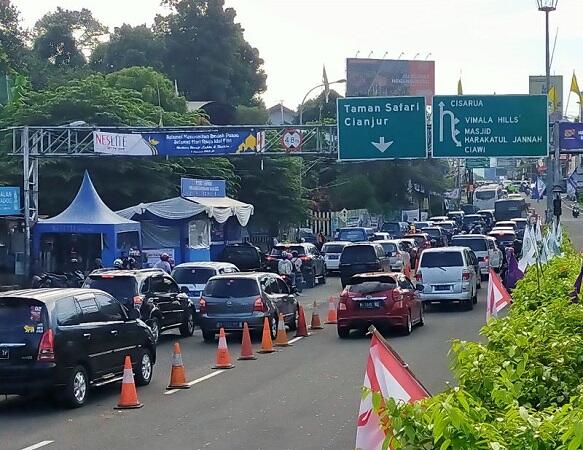 Lalin di Puncak Lancar, One Way Arah Jakarta Diberlakukan Siang Hari