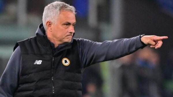 Tak Tahu Diri! Eks Petinggi AS Roma Minta Mourinho Dipecat Usai Final UECL