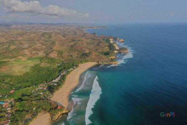 Tempat Wisata di Malang Membeludak, Pantai Penuh Pengunjung