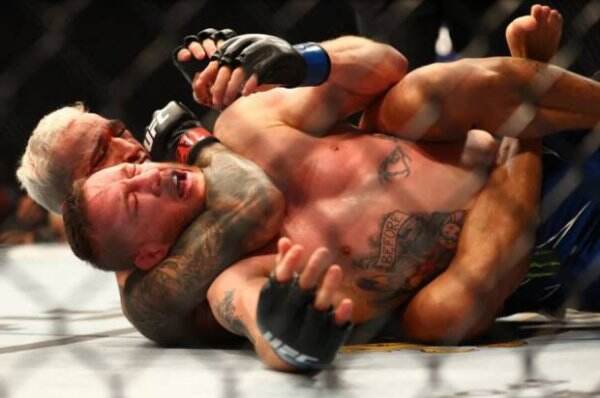 Justin Gaethje Sakit Hati Dicekik Charles Oliveira di Depan Keluarga