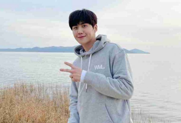 Kim Seon Ho Muncul Kembali di Media Sosial