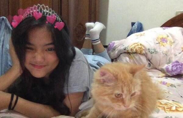 Fuji Unggah Foto Lawas Pose di Atas Kasur, Bikin Netizen Insecure