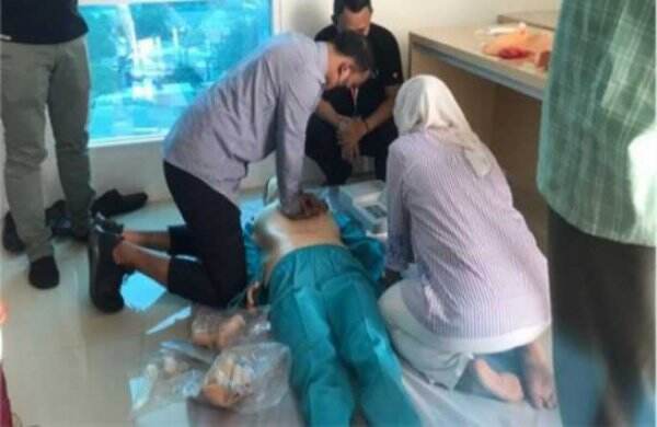 Fikes UPNVJ Uji Coba Alat Praktikum Fisioterapi Advanced CPR dan Trauma Evaluation Manikin