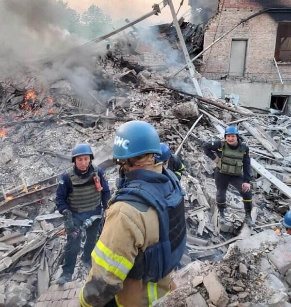 Bom Rusia Hantam Sekolah Ukraina, Bunuh 2 Orang, 60 Lainnya Dikhawatirkan Tewas