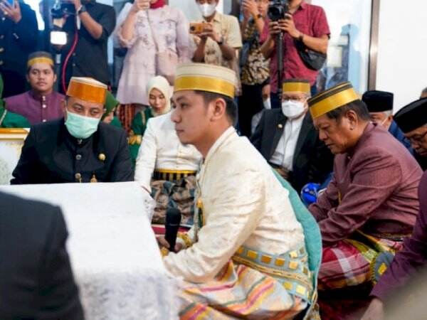 Gubernur Sulawesi Selatan, Andi Sudirman Jadi Saksi Nikah Putra Bupati Soppeng