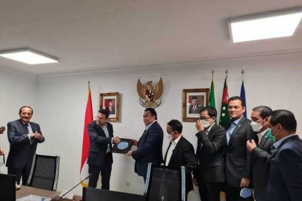 Kunjungi Negara Ayatollah Khomeini, Rachmat Gobel: Indonesia Bisa Belajar Kemandirian Teknologi dari Iran