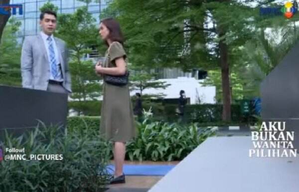 Link Live Streaming Aku Bukan Wanita Pilihan 8 Mei 2022: Radit Curiga Ada Rahasia yang Disembunyikan, Rangga Kirim Pesan hingga Menelepon Tiara