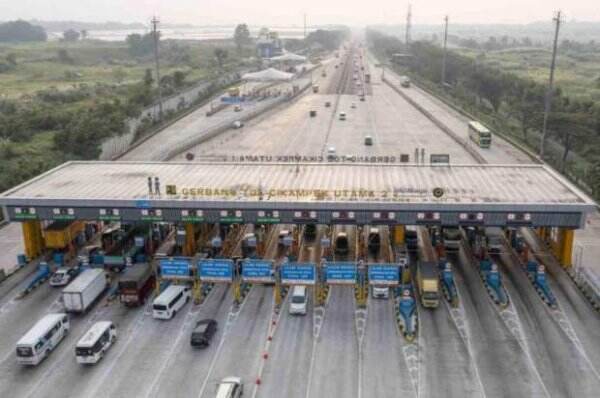 One Way Diterapkan Sampai Gerbang Tol Cikampek Utama per Sore Ini