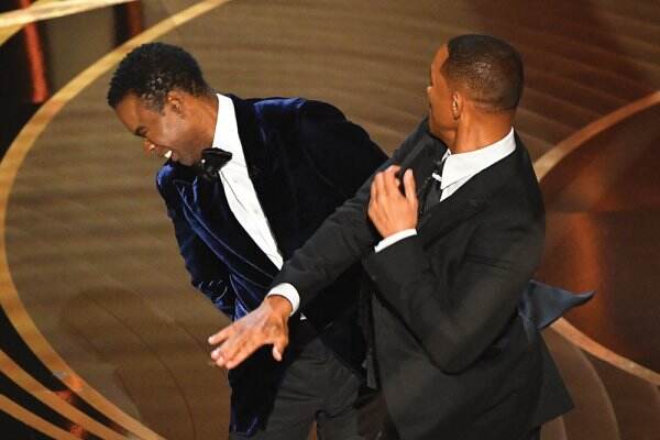 Film Baru Will Smith Ditunda, Buntut dari Penamparan Chris Rock?