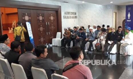 Pendaftaran Seleksi Imam Masjid Untuk UEA Diperpanjang