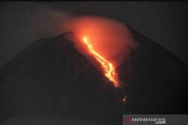 Gunung Merapi Alami 154 Kali Gempa Guguran