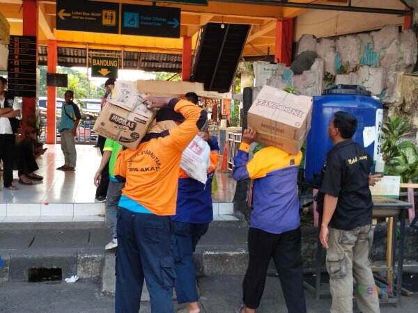 Libur Lebaran, Porter Terminal Kebanjiran Jasa, Pendapatan Naik
