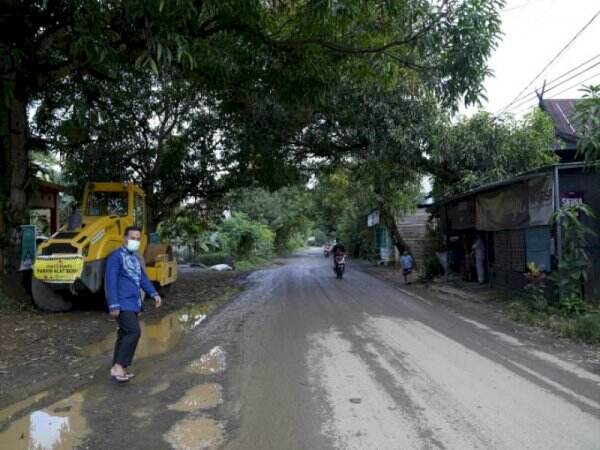 Andi Sudirman Tinjau Kondisi Jalan Ruas Pekkae - Takkalala
