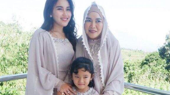 Lagaknya Sayang Cucu, Bilqis Anak Ayu Ting Ting Ngadu Suka Dicubit hingga Dipukul Umi Kalsum: Itu Dia orangnya! Emang Galak!