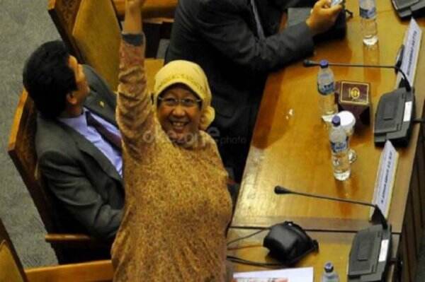 Tokoh Nasional Tjahjo, Sandiaga hingga Cak Imin Melayat ke Rumah Duka Lily Wahid