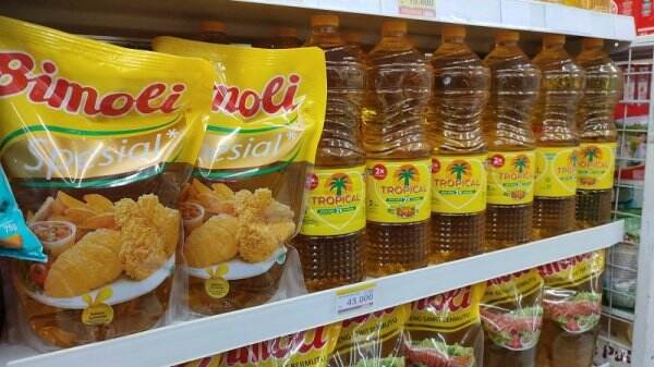 Bulog Bakal `Sulap` Minyak Goreng Curah Jadi Kemasan, Harga Rp14.000/Liter