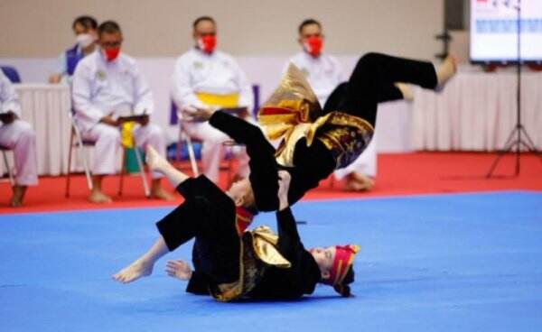 Mantap! Pesilat Ririn Rinasih dan Riska Hermawan Sumbang Emas ke-3 Indonesia di SEA Games 2021