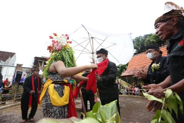 Wabup Sugirah Ikut Ritual Adat Seblang, Beri Pesan Penting