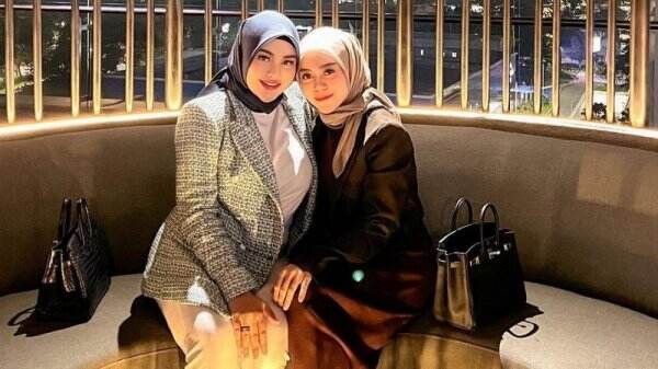 Pose Bareng Aurel, Lesti Kejora Kece Pakai Tas Harganya Nyaris Setengah Miliar!