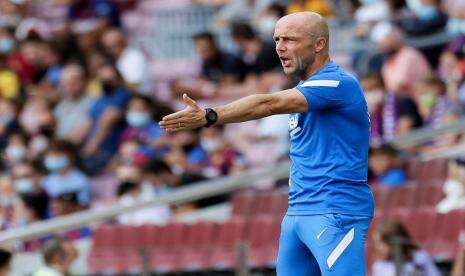 Ajax Amsterdam Resmi Tunjuk Mantan Asisten Pelatih Barcelona Gantikan Erik Ten Hag