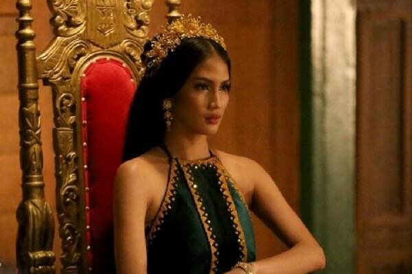 5 Potret Modis Aulia Sarah, Pemeran Badarawuhi di Film KKN di Desa Penari