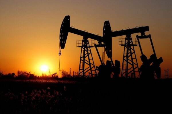 Harga Minyak Dunia Bervariasi, Brent Turun Tipis