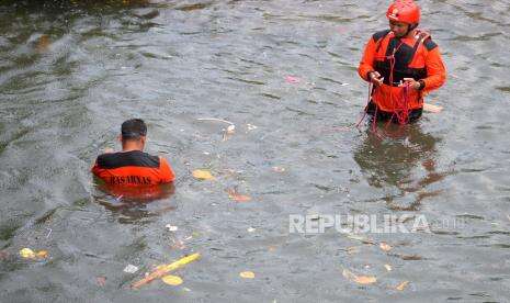 Tim SAR Cari Pemancing Tenggelam di Break Water Jetis Cilacap