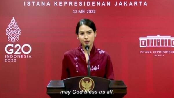 Cantiknya Maudy Ayunda Berkebaya Merah di Forum Presidensi G20, Netizen: Aku Padamu Mbak!