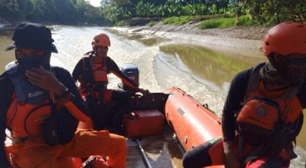 Tercebur Saat Mancing, Seorang Warga Hilang Tenggelam di Sungai Cidurian Tangerang