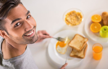 Bukan Nasi Goreng, Ini 3 Menu Sarapan Sehat yang Nggak Asal Kenyang