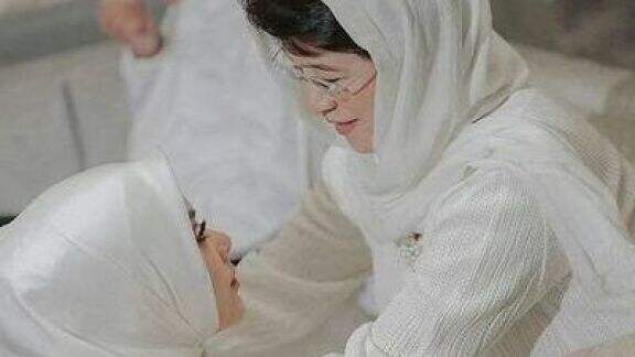Tak lagi Jadi Menantu Idaman Keluarga Barack? Kedekatan Syahrini dengan Mertuanya Jadi Sorotan: Mama Mertuanya Kemana?!