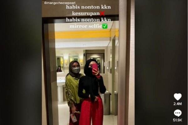 Viral! Wanita Ini Mirror Selfie usai Nonton KKN di Desa Penari, Lihat Ada Penampakan