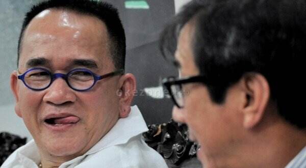 Unggah Foto Anies Pakai Koteka, Wagub Riza Sentil Ruhut Sitompul