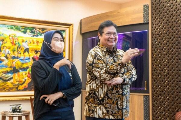 Lihat Nih, Momen Airlangga Sesi Pemotretan oleh Kaum Disabilitas