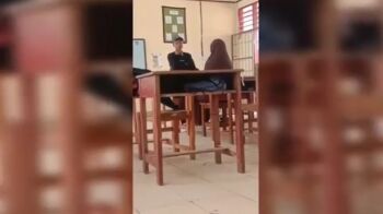 Viral! Siswi SMA Ditampar Pacar di Dalam Kelas karena Dicueki
