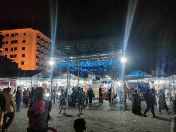Pengunjung Senang PKL Kawasan Malioboro Direlokasi, Rapi dan Tertata